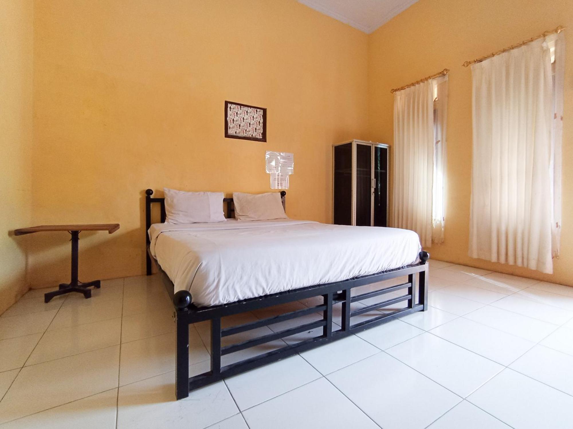 Reddoorz At El Shaday Homestay Banyuwangi Banyuwangi  Exterior photo