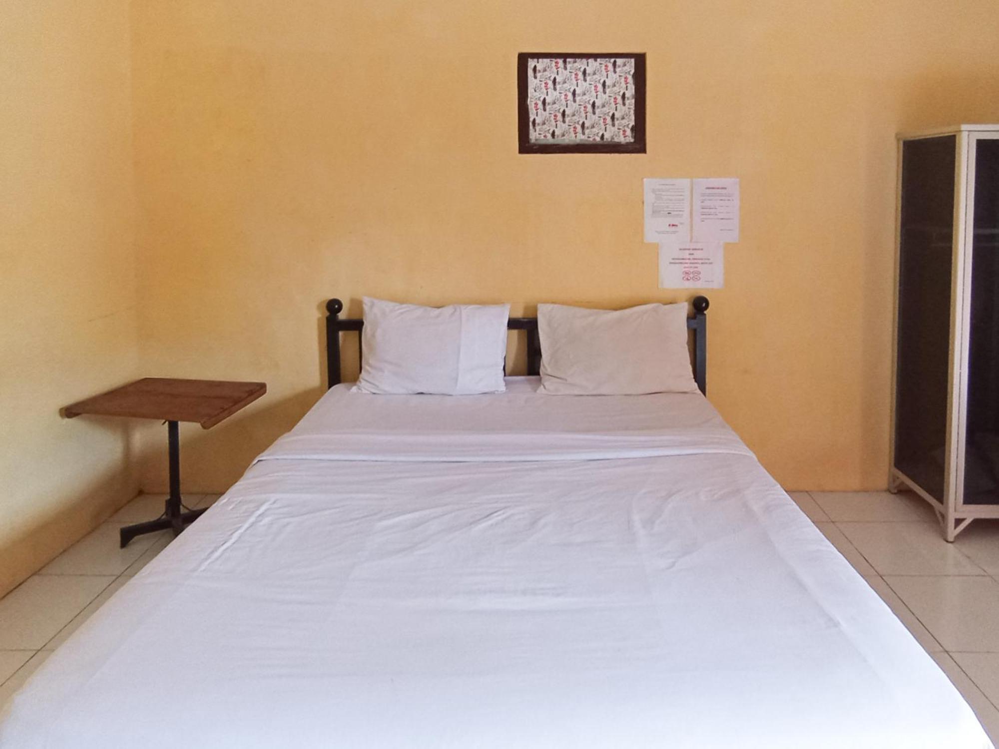 Reddoorz At El Shaday Homestay Banyuwangi Banyuwangi  Exterior photo