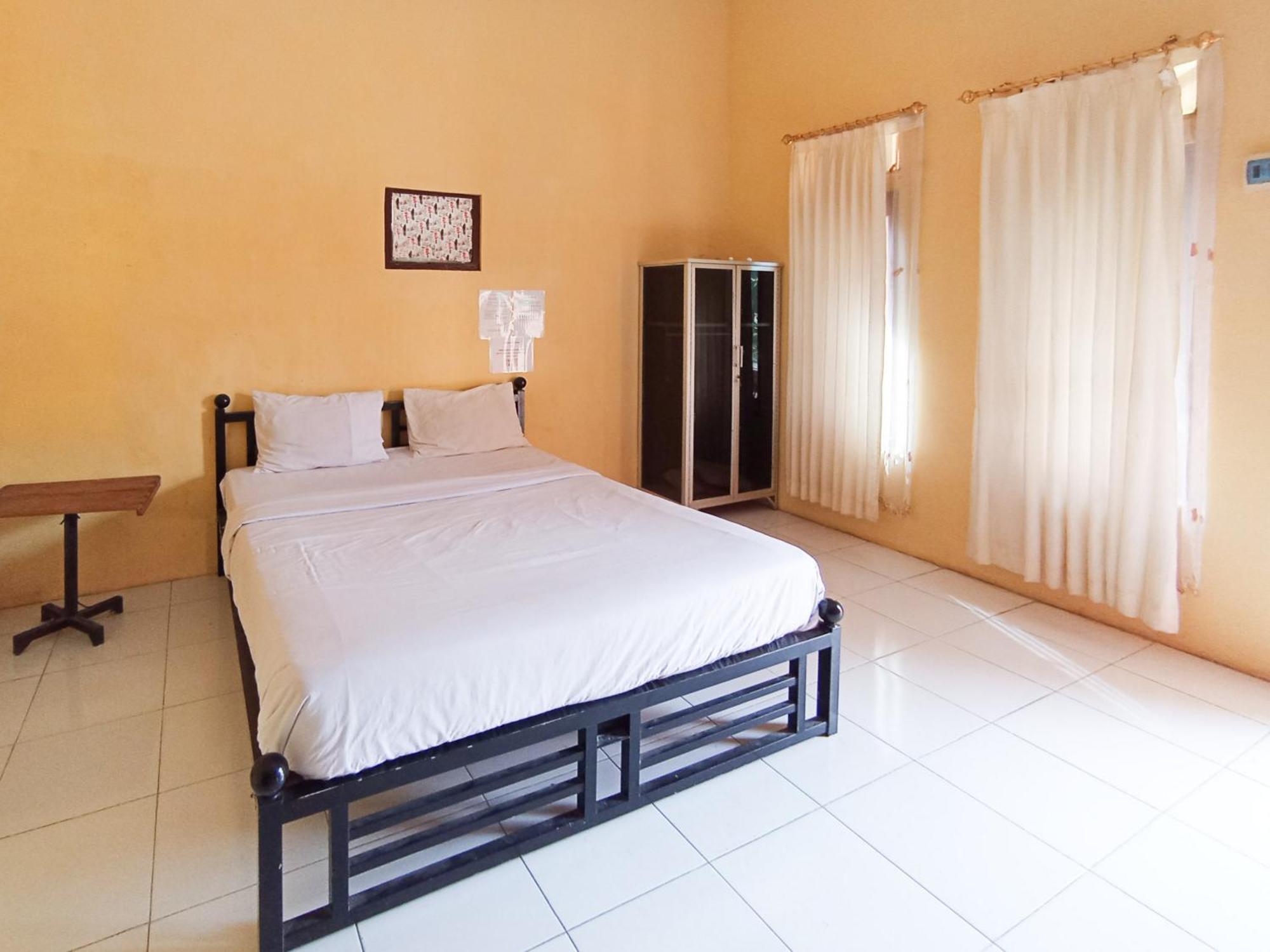 Reddoorz At El Shaday Homestay Banyuwangi Banyuwangi  Exterior photo