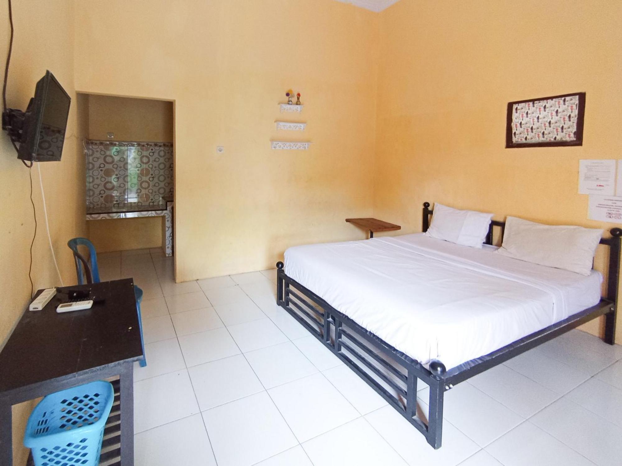 Reddoorz At El Shaday Homestay Banyuwangi Banyuwangi  Exterior photo